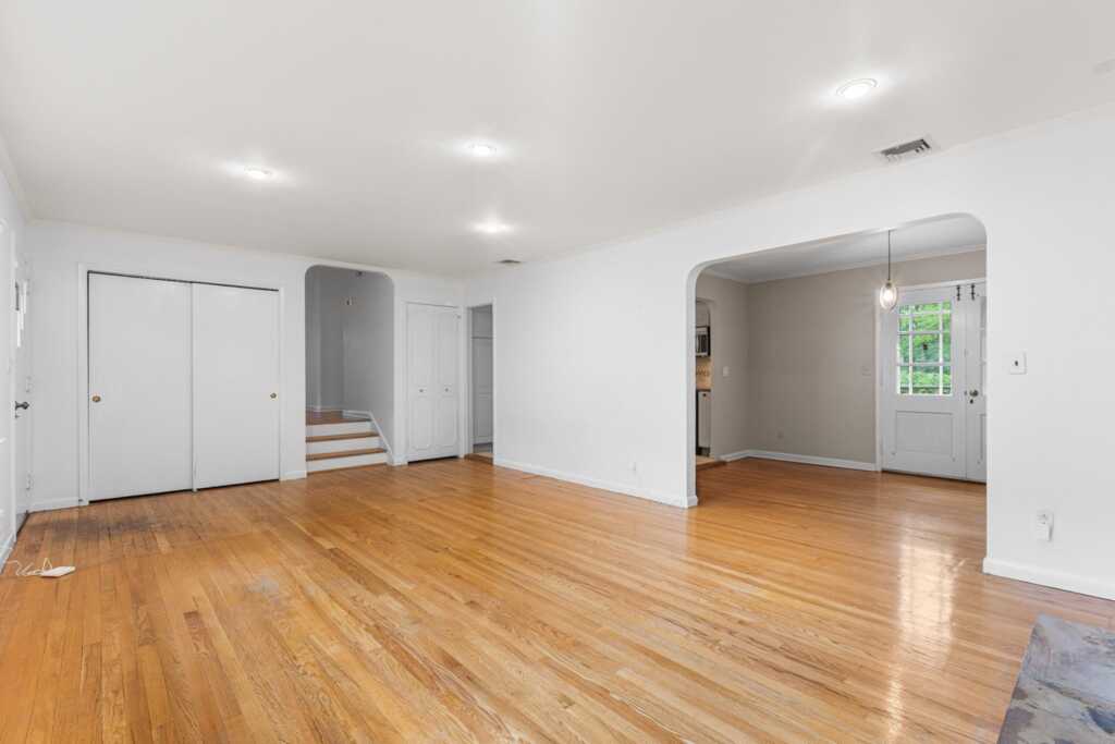 269 Woodlands Avenue, White Plains, NY 10607 - Photo 5 of 34