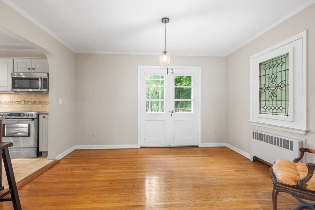 269 Woodlands Avenue, White Plains, NY 10607 - Photo 7 of 34