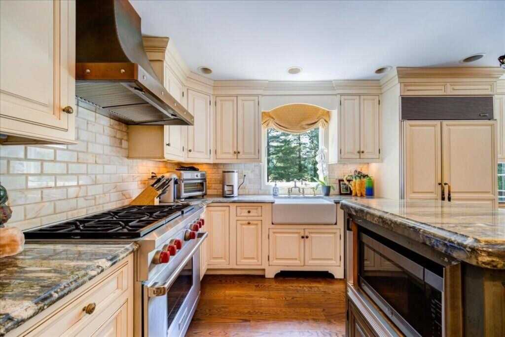 10 Evergreen Court, Suffern, NY 10901 - Photo 11 of 31