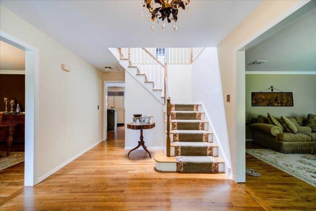10 Evergreen Court, Suffern, NY 10901 - Photo 3 of 31