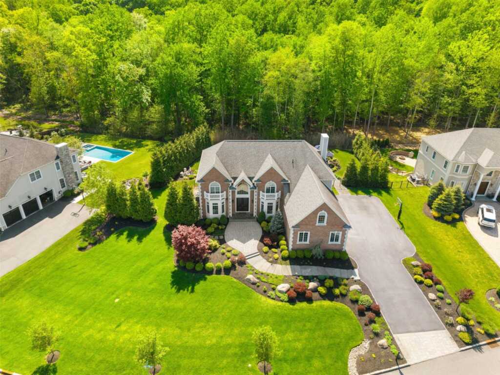 333 Pleasant Hill Drive, New City, NY 10956 - Photo 3 of 49