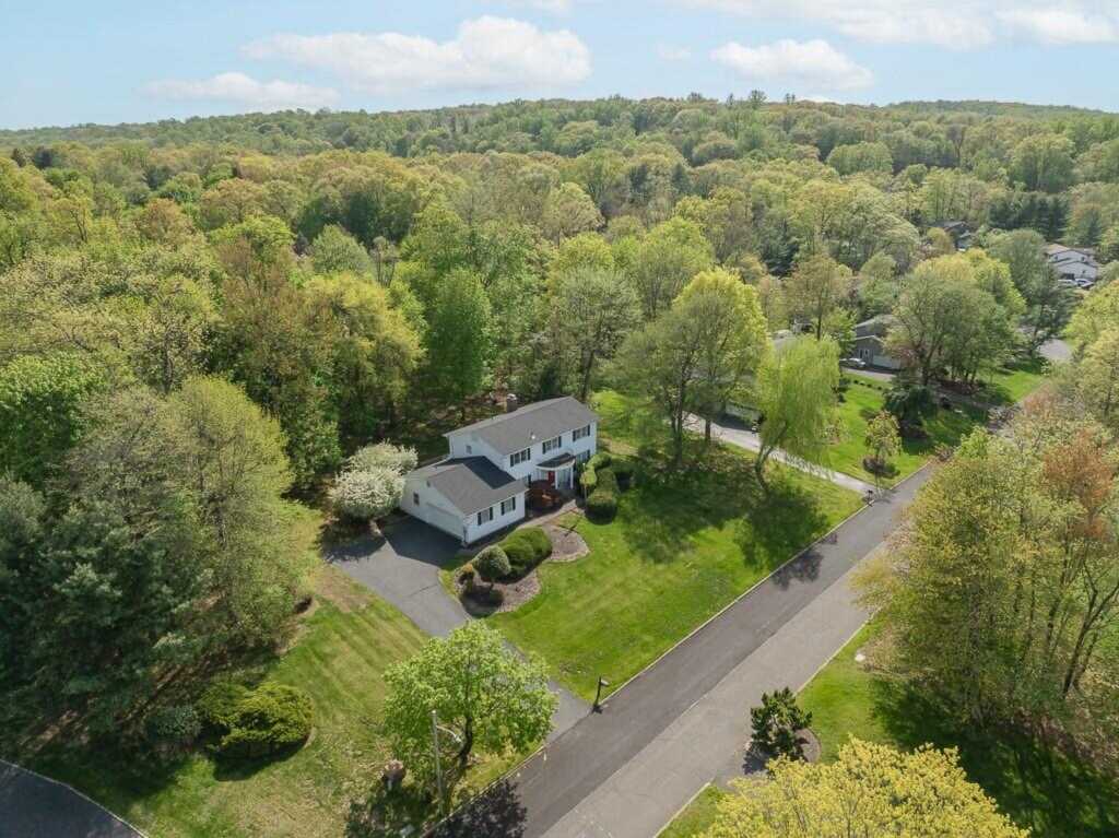 6 Overhill Lane, New City, NY 10956 - Photo 2 of 37