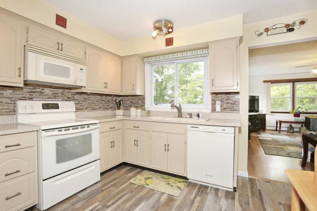29 Park Terrace, Valley Cottage, NY 10989 - Photo 10 of 36