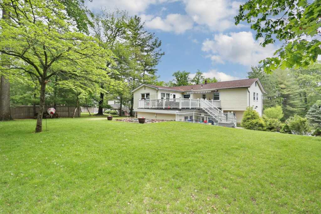 29 Park Terrace, Valley Cottage, NY 10989 - Photo 2 of 36