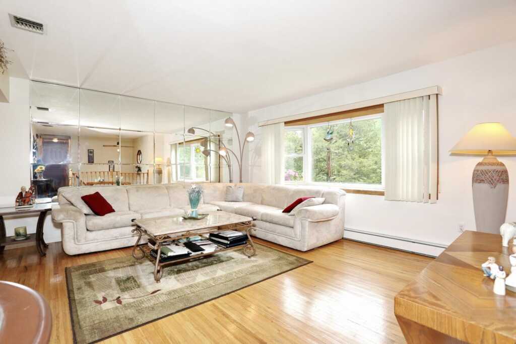 29 Park Terrace, Valley Cottage, NY 10989 - Photo 3 of 36