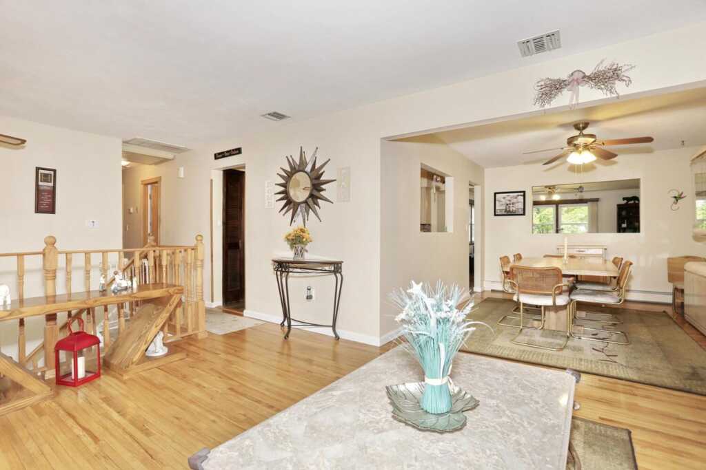 29 Park Terrace, Valley Cottage, NY 10989 - Photo 5 of 36