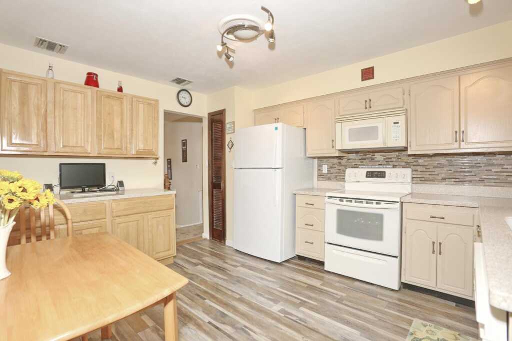 29 Park Terrace, Valley Cottage, NY 10989 - Photo 7 of 36
