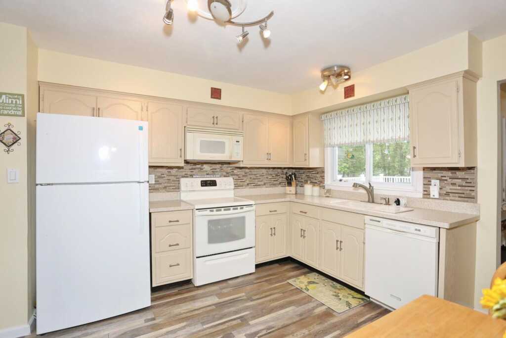 29 Park Terrace, Valley Cottage, NY 10989 - Photo 9 of 36