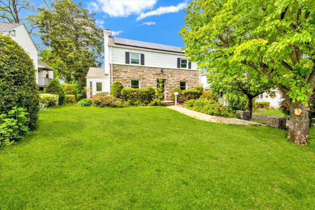 6 McBride Avenue, White Plains, NY 10603 - Photo 2 of 39