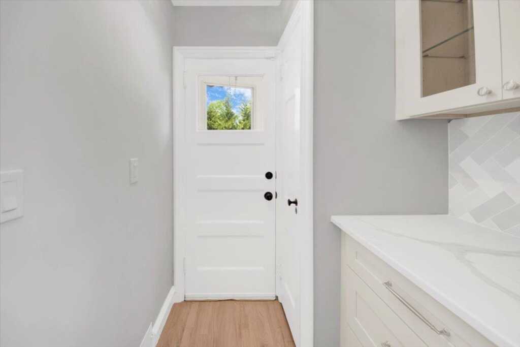 6 McBride Avenue, White Plains, NY 10603 - Photo 3 of 39