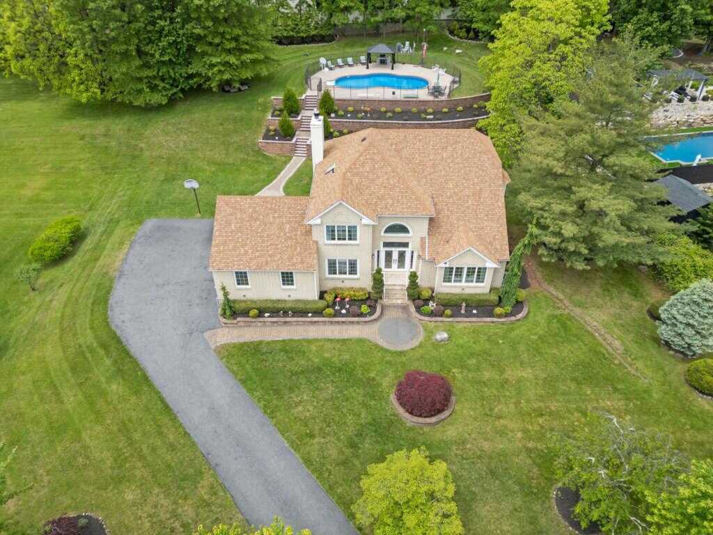 8 Stark Court, New City, NY 10956 - Photo 3 of 34