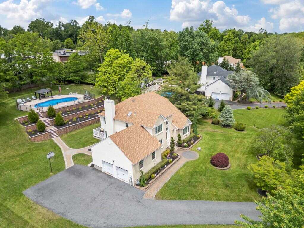 8 Stark Court, New City, NY 10956 - Photo 4 of 34