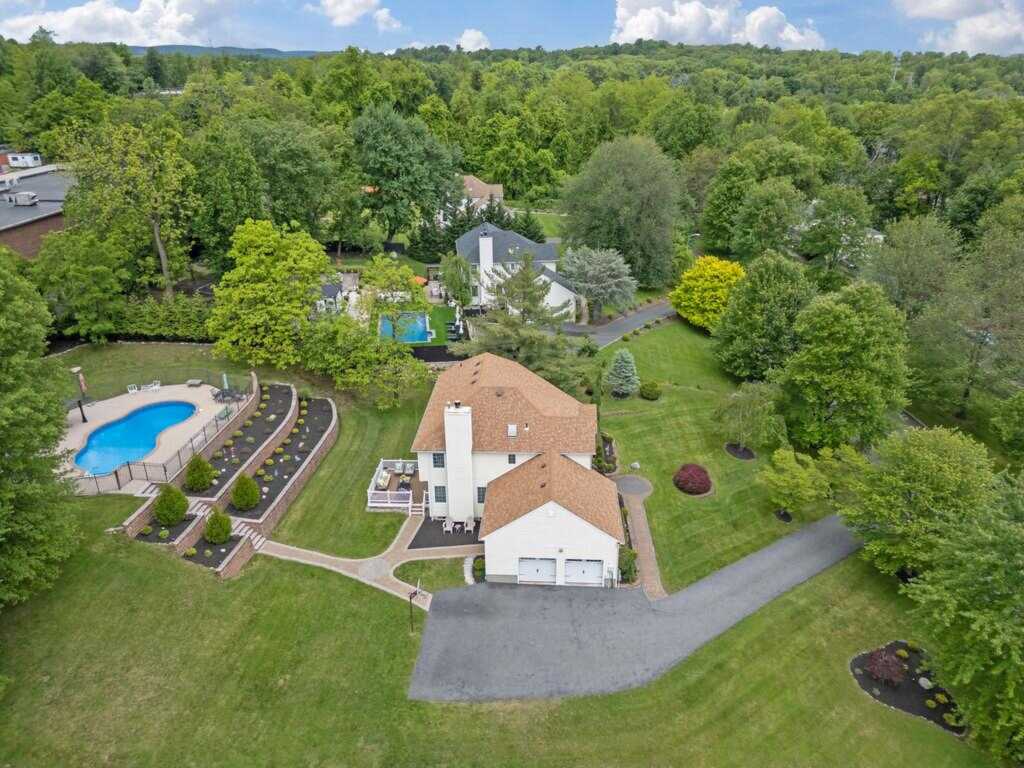 8 Stark Court, New City, NY 10956 - Photo 5 of 34