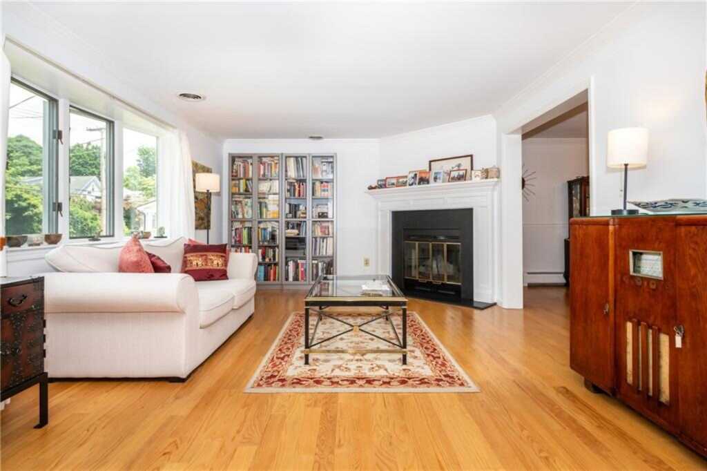 32 Palisade, Rye, NY 10580 - Photo 3 of 17