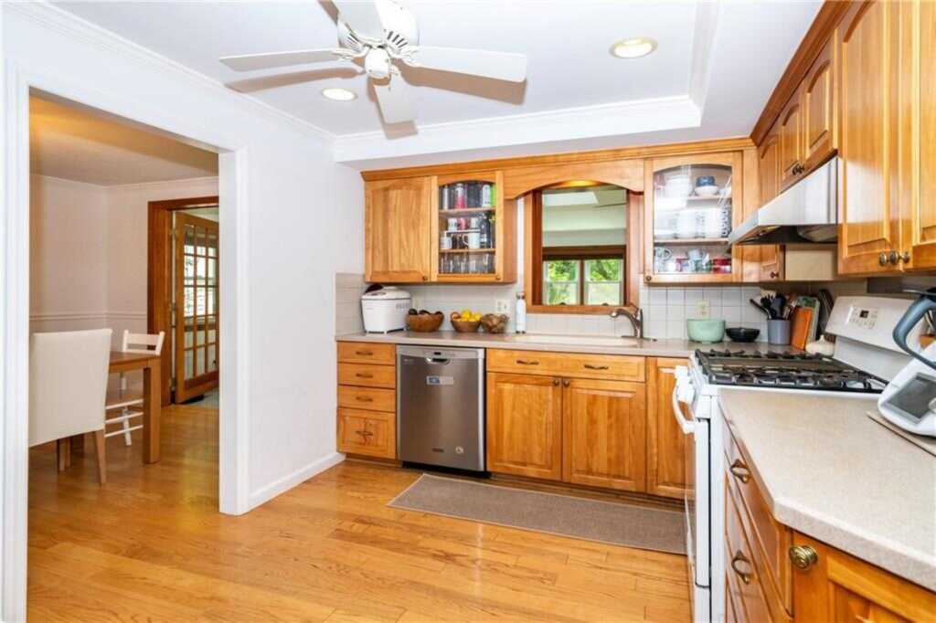 32 Palisade, Rye, NY 10580 - Photo 7 of 17