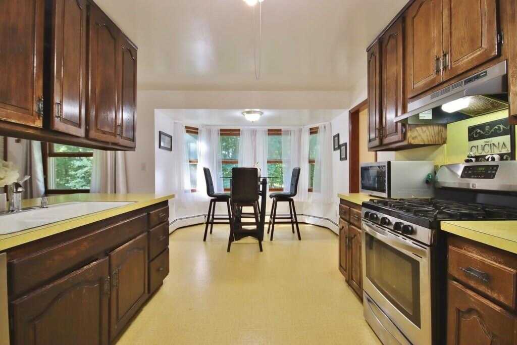 85 Old Phillips Hill Road, New City, NY 10956 - Photo 7 of 35
