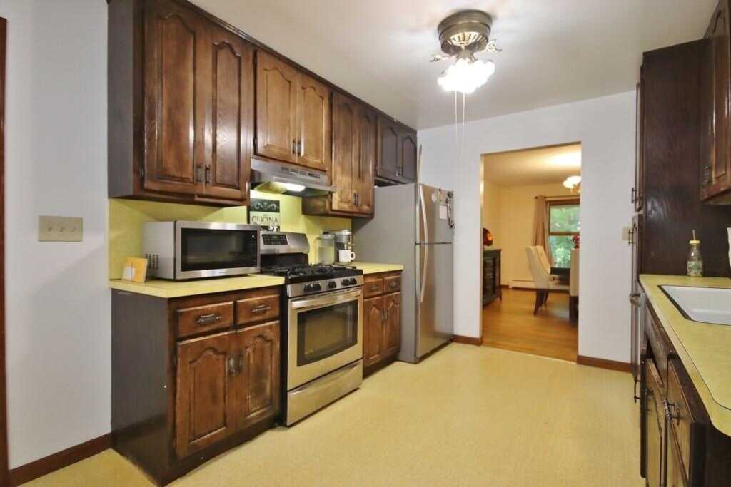 85 Old Phillips Hill Road, New City, NY 10956 - Photo 9 of 35