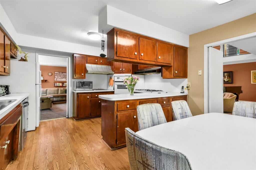 161 Morris Lane, New Rochelle, NY 10583 - Photo 13 of 33