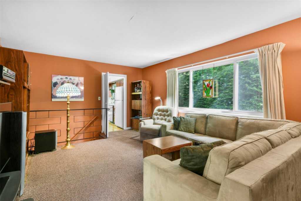 161 Morris Lane, New Rochelle, NY 10583 - Photo 14 of 33