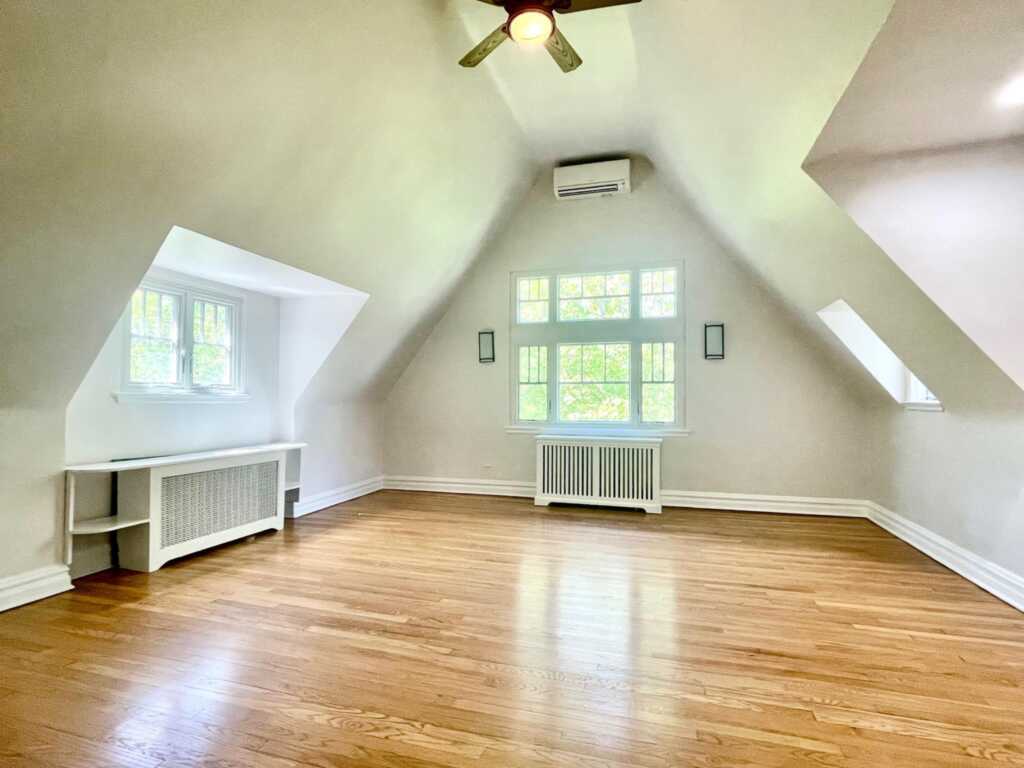 240 Beechmont Drive, New Rochelle, NY 10804 - Photo 23 of 40