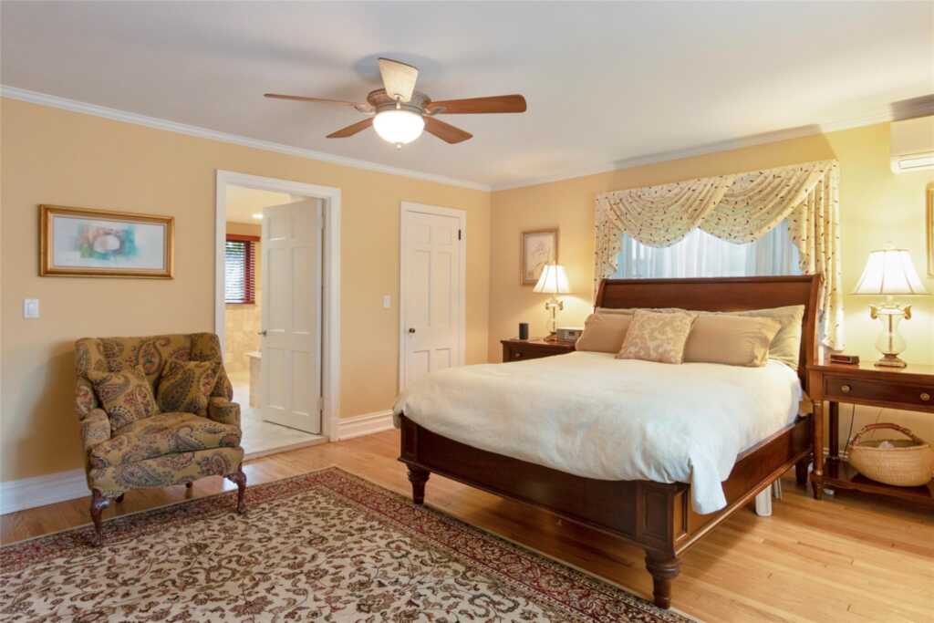 240 Beechmont Drive, New Rochelle, NY 10804 - Photo 32 of 40