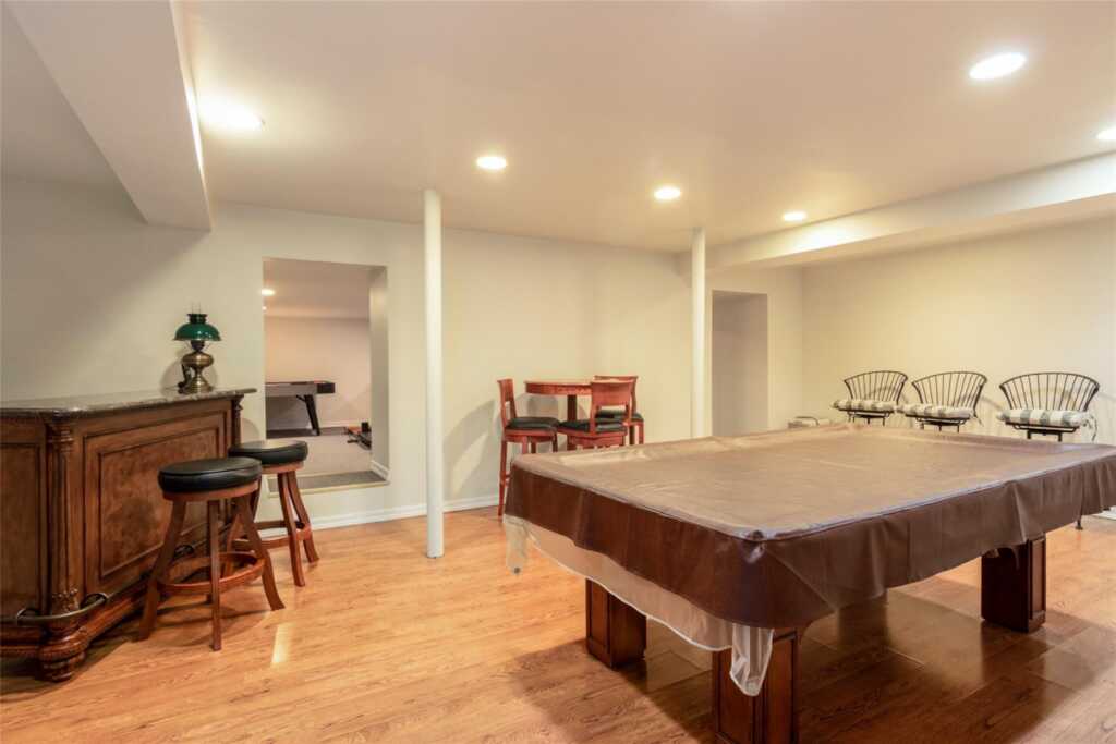 240 Beechmont Drive, New Rochelle, NY 10804 - Photo 37 of 40