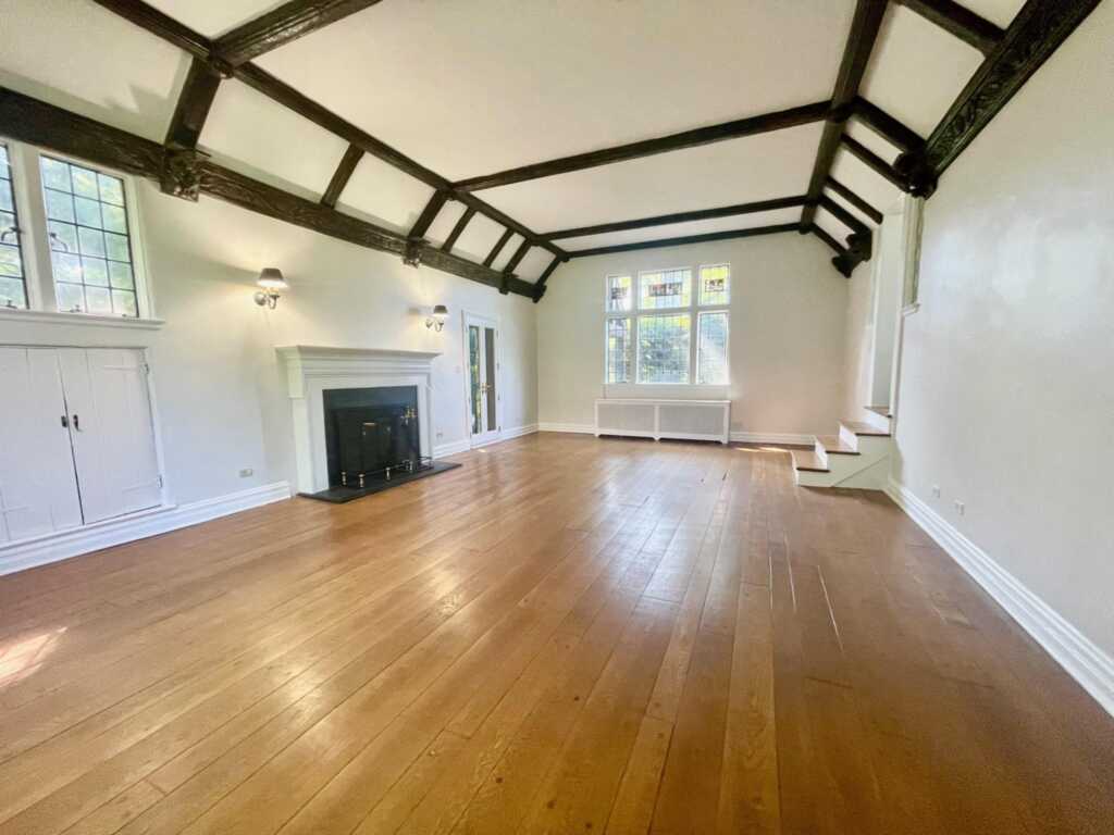 240 Beechmont Drive, New Rochelle, NY 10804 - Photo 5 of 40