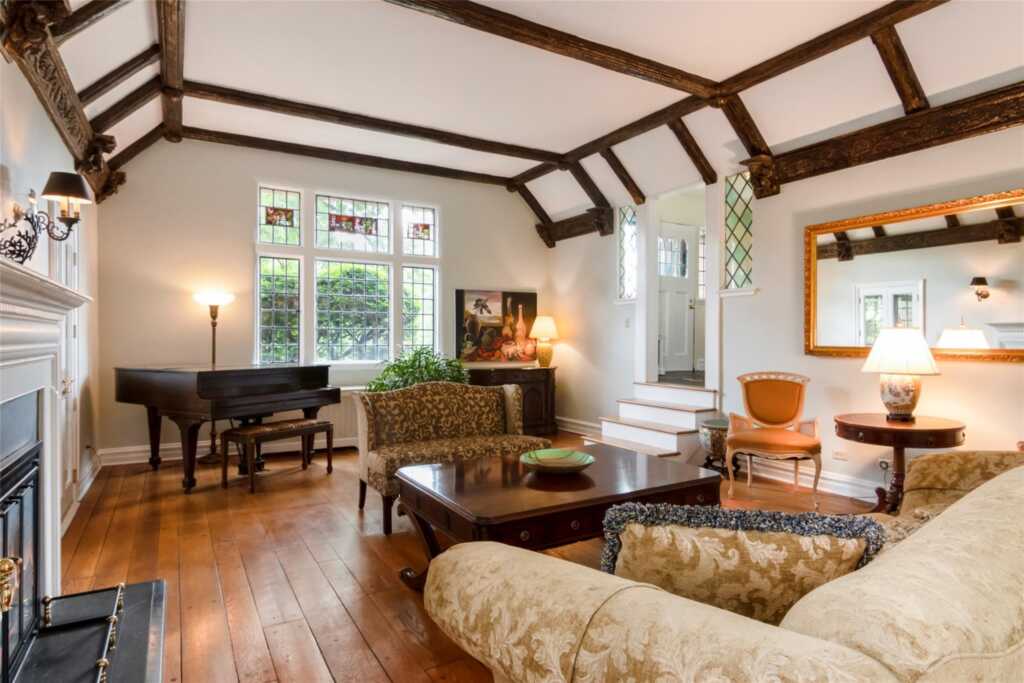 240 Beechmont Drive, New Rochelle, NY 10804 - Photo 8 of 40