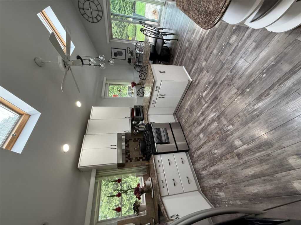 15 Spruce Court, Nanuet, NY 10954 - Photo 2 of 21