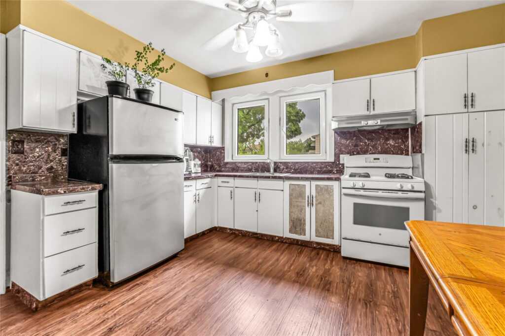 16 Rollhaus Place, Rye, NY 10573 - Photo 10 of 42