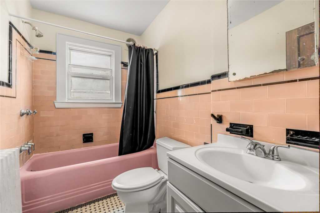 16 Rollhaus Place, Rye, NY 10573 - Photo 13 of 42