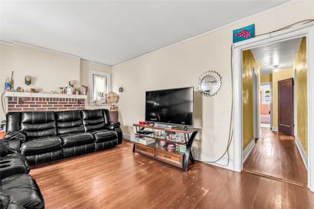 16 Rollhaus Place, Rye, NY 10573 - Photo 14 of 42