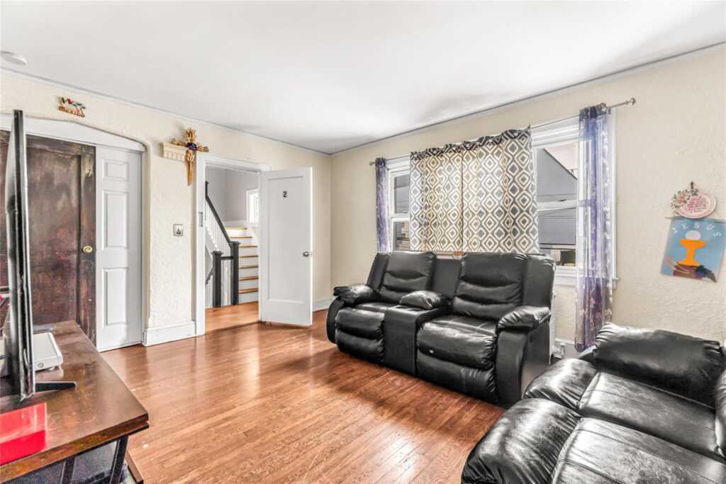 16 Rollhaus Place, Rye, NY 10573 - Photo 16 of 42