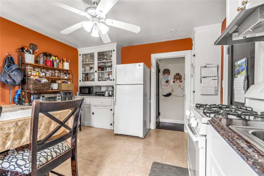 16 Rollhaus Place, Rye, NY 10573 - Photo 22 of 42