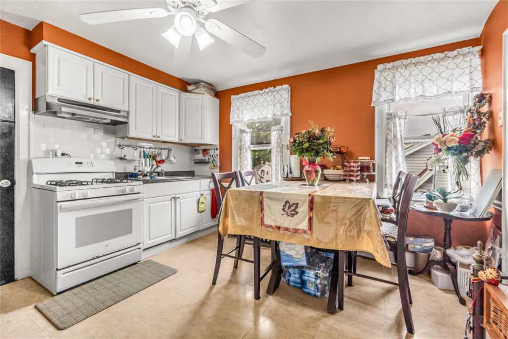16 Rollhaus Place, Rye, NY 10573 - Photo 23 of 42