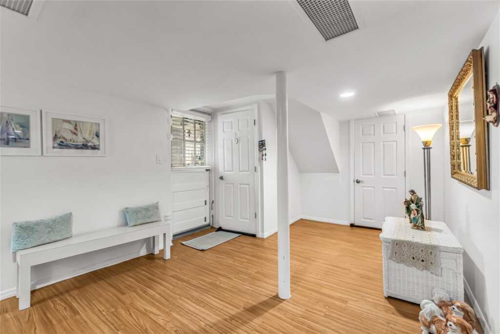 16 Rollhaus Place, Rye, NY 10573 - Photo 30 of 42