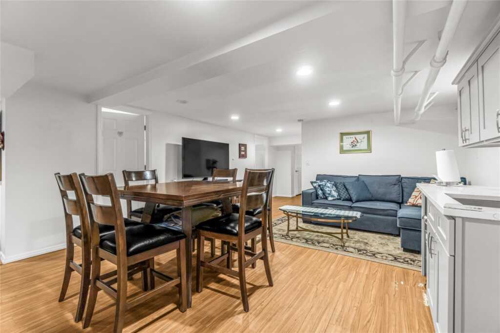 16 Rollhaus Place, Rye, NY 10573 - Photo 32 of 42