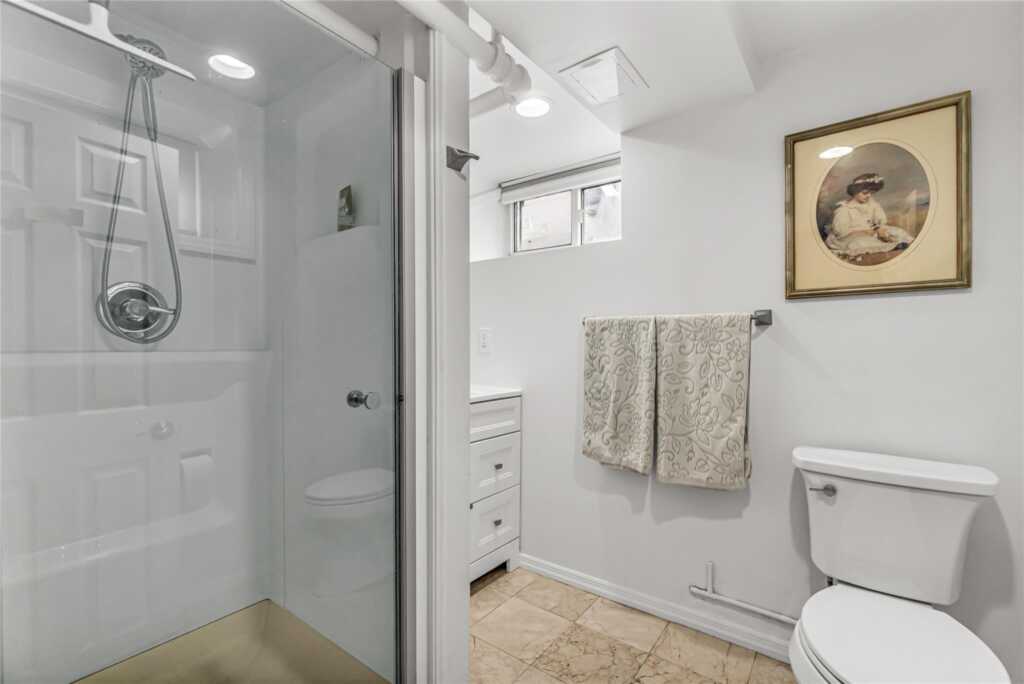 16 Rollhaus Place, Rye, NY 10573 - Photo 33 of 42