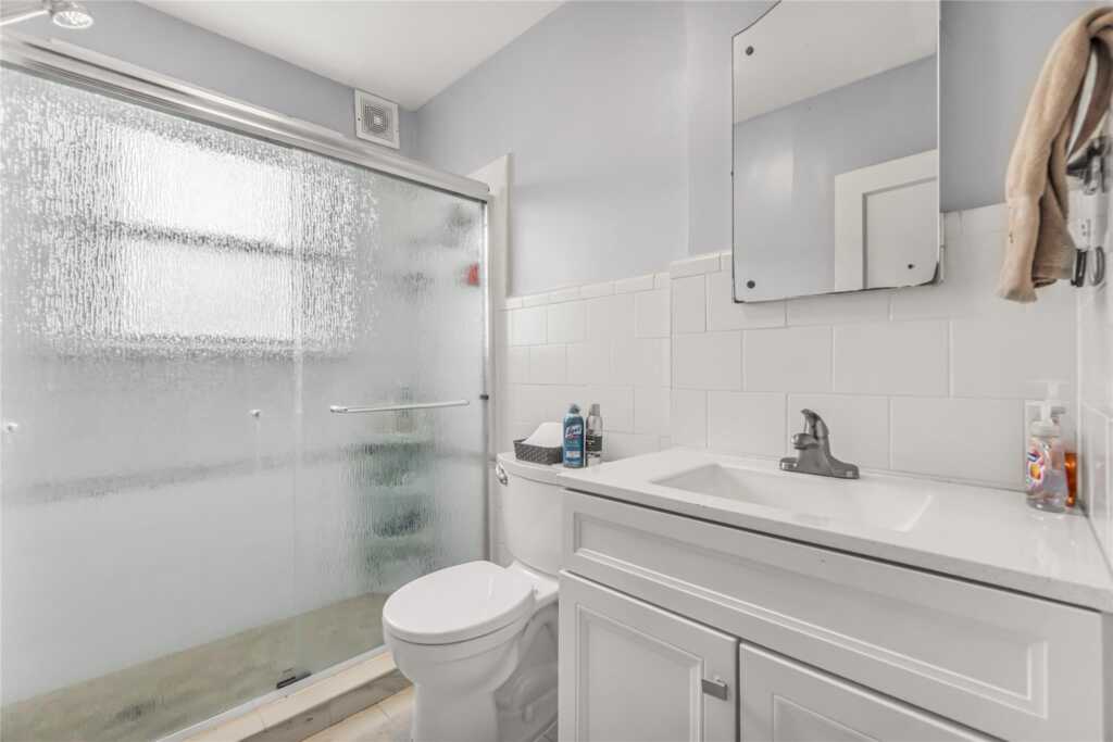 16 Rollhaus Place, Rye, NY 10573 - Photo 6 of 42