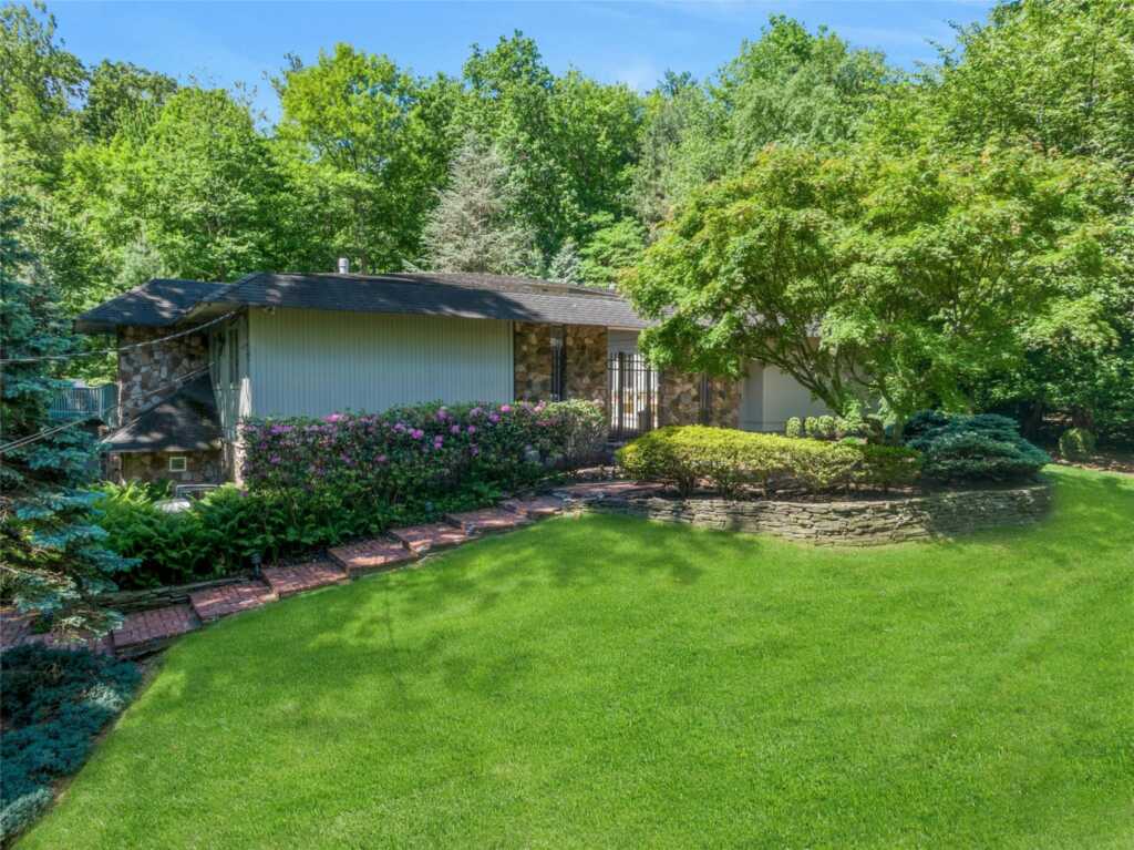 15 Wagon Wheel Drive, New City, NY 10956 - Photo 2 of 45