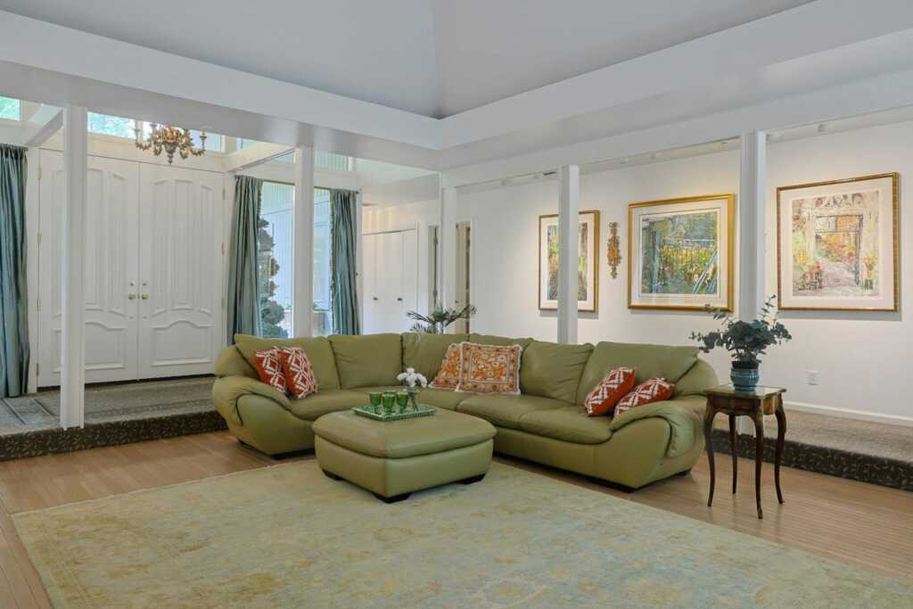 15 Wagon Wheel Drive, New City, NY 10956 - Photo 7 of 45
