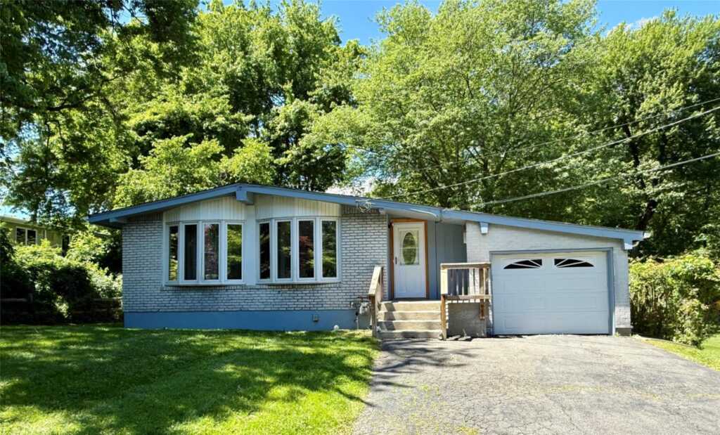 123 Helene Road, Valley Cottage, NY 10989