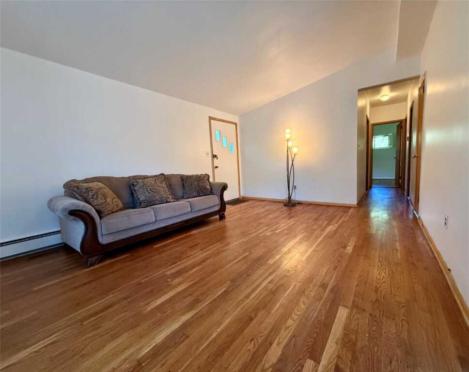 123 Helene Road, Valley Cottage, NY 10989 - Photo 6 of 15
