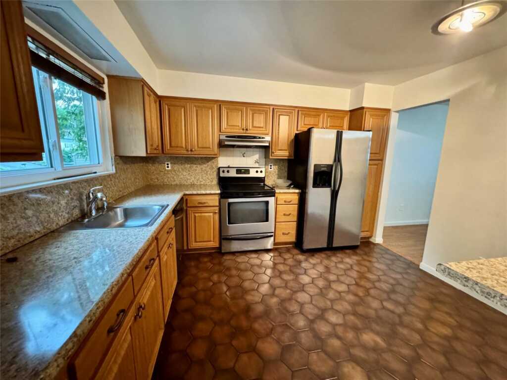 22 Albacon Road, Nanuet, NY 10954 - Photo 5 of 18