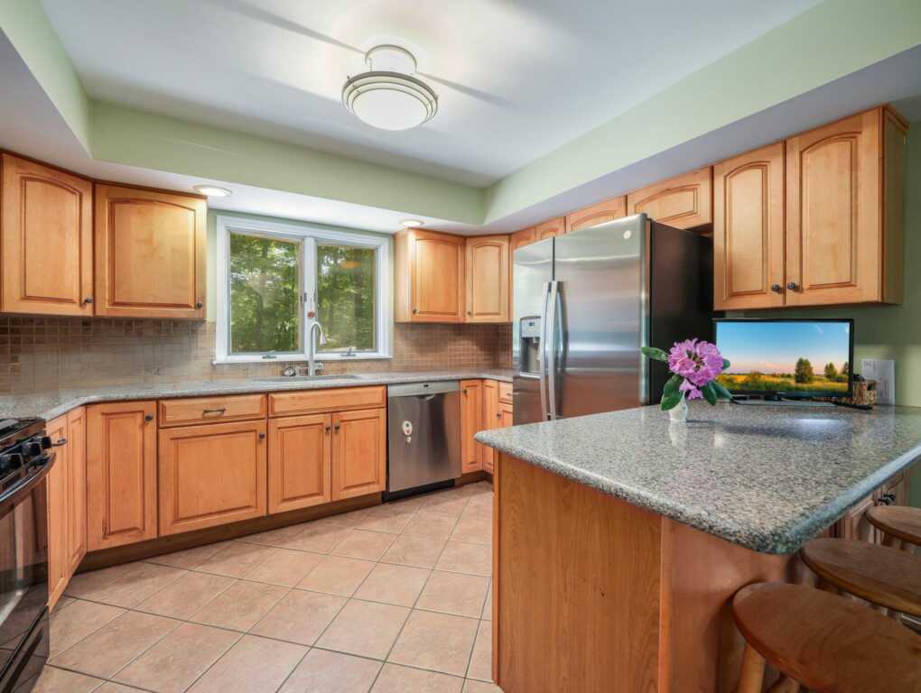 33 Rochelle Drive, New City, NY 10956 - Photo 12 of 36