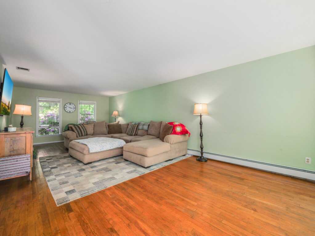 33 Rochelle Drive, New City, NY 10956 - Photo 22 of 36