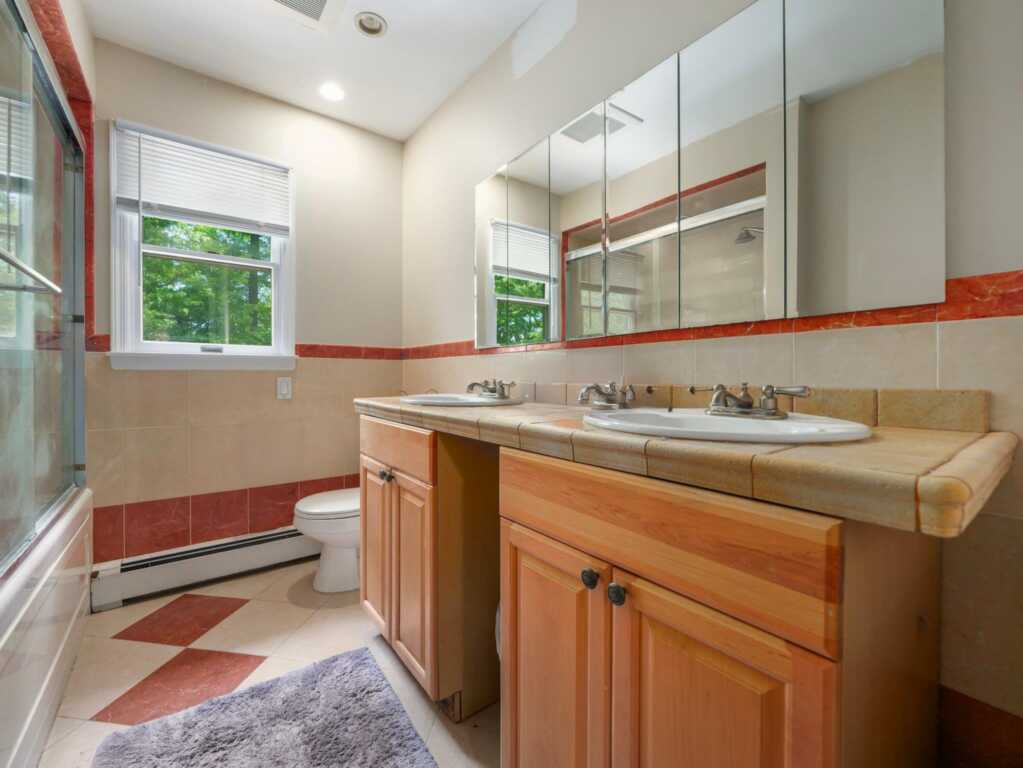 33 Rochelle Drive, New City, NY 10956 - Photo 24 of 36