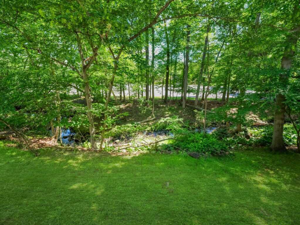 33 Rochelle Drive, New City, NY 10956 - Photo 34 of 36