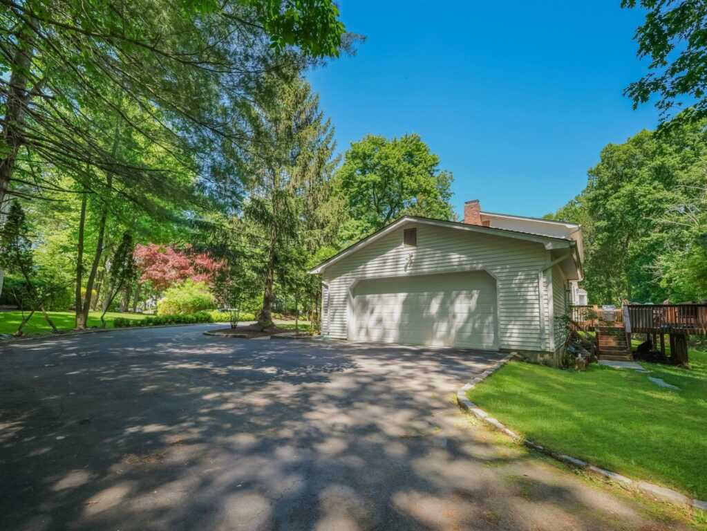 33 Rochelle Drive, New City, NY 10956 - Photo 35 of 36
