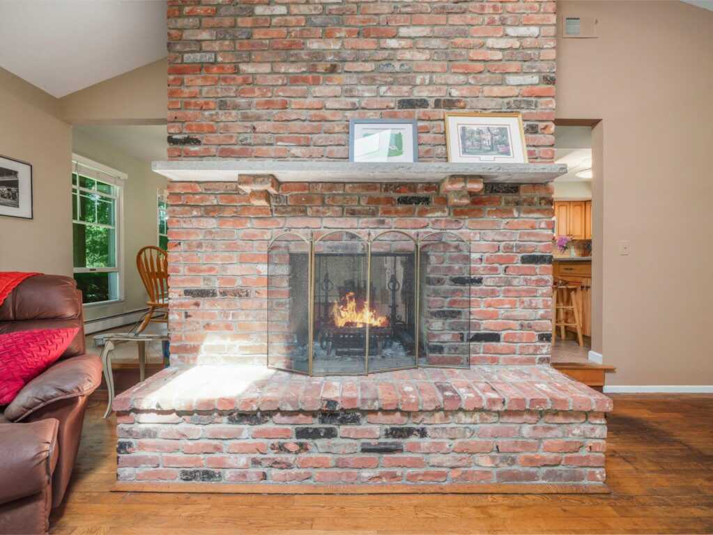 33 Rochelle Drive, New City, NY 10956 - Photo 8 of 36